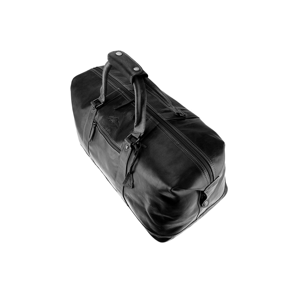 Die Reisetasche ALABAMA ist ein eleganter Weekender aus schwarzem Leder mit stabilen Griffen und Reißverschluss. Das Modell auf weißem Hintergrund verfügt über eine Vordertasche und ist somit ideal für Reisen oder das Fitnessstudio.