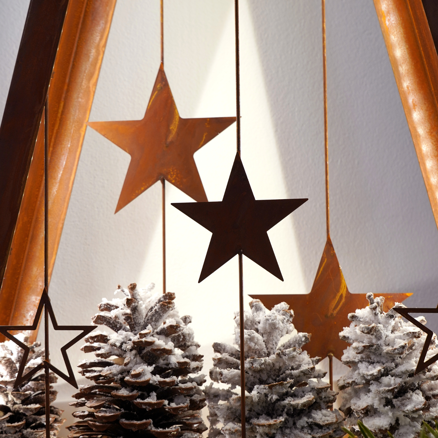 Leonos Sternenbaum "Ammersee" mit LED sorgt für gemütliche Weihnachtsstimmung.