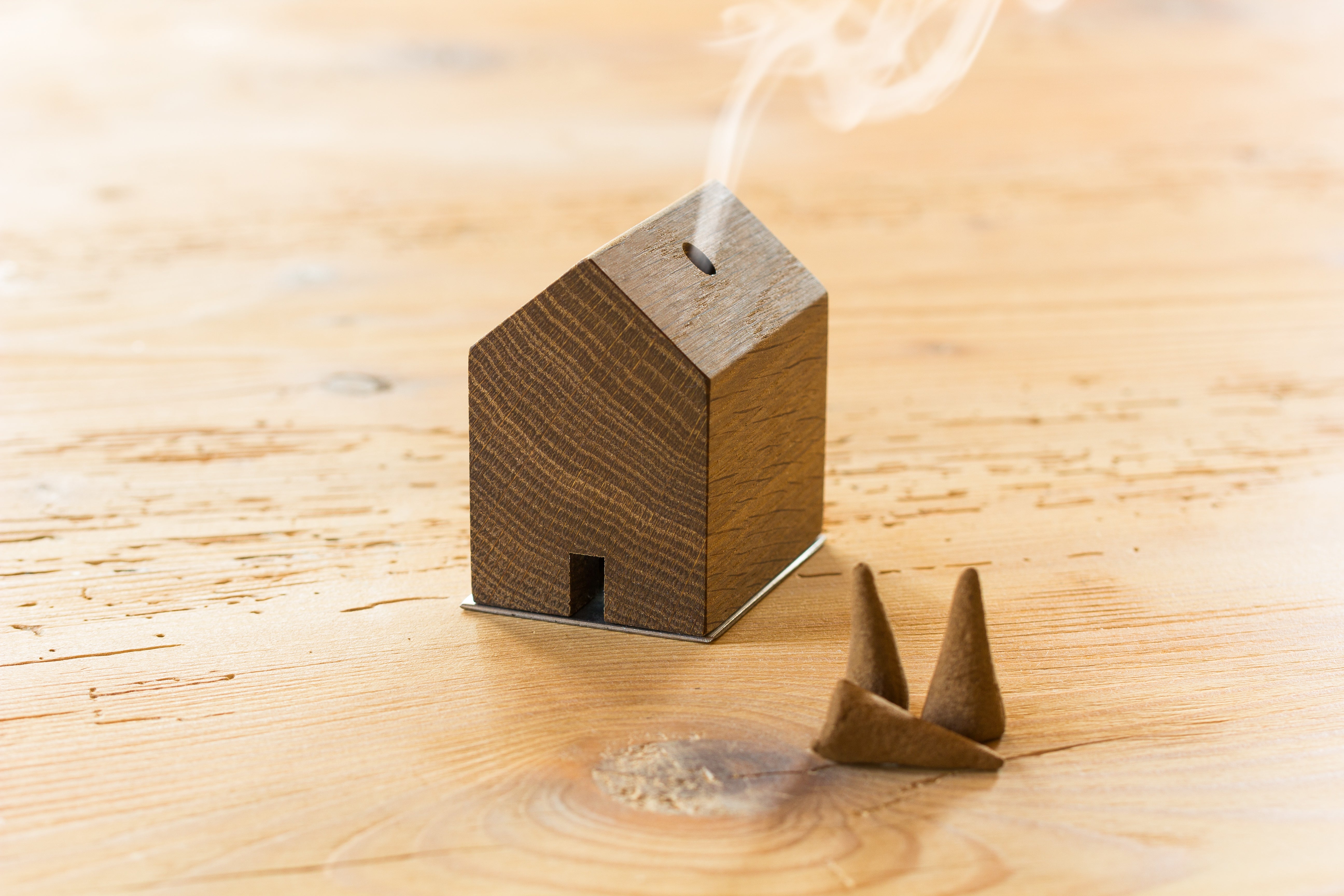 Räuchermännchen "Rauchhaus" Räucherstäbchenhalter aus Holz von Designimdorf.