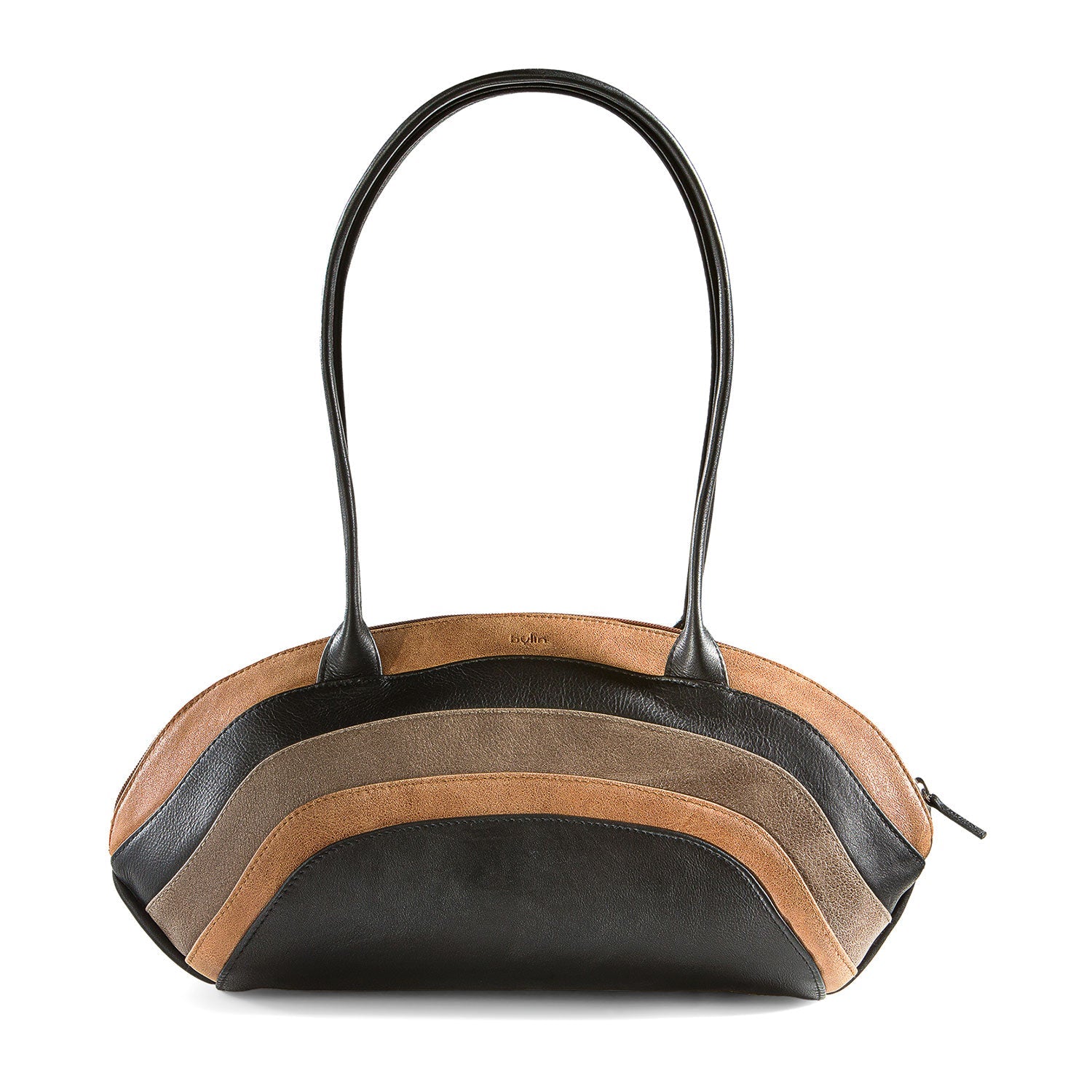 Die Henkeltasche „Mocca“ ist eine geschwungene Rindslederhandtasche mit schwarzen und braunen Lederstreifen, zwei langen schwarzen Henkeln und einer kleinen Markengravur am oberen Rand. Dank ihres geräumigen Innenfachs vereint sie Stil und Funktionalität.