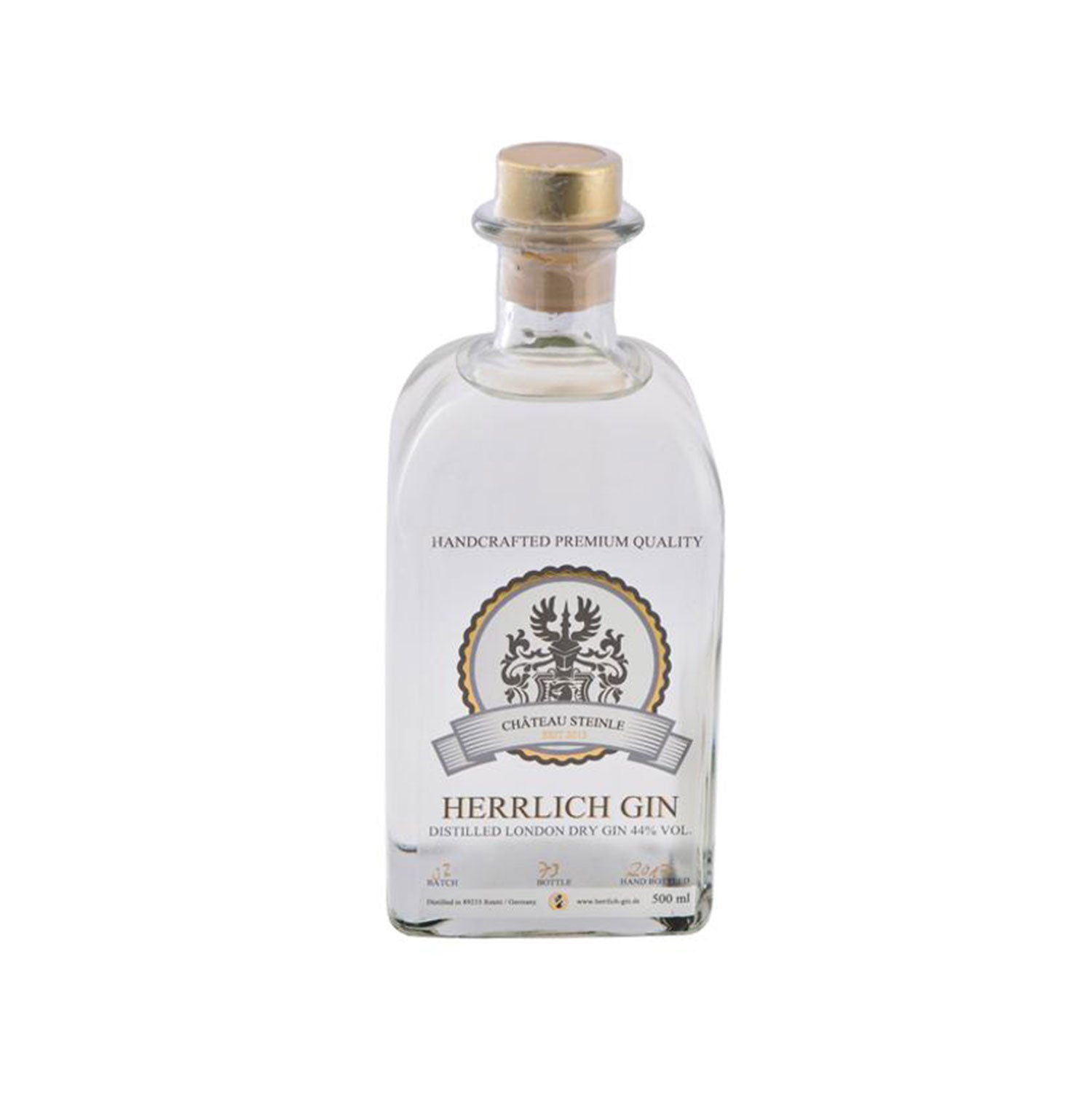 Die transparente, rechteckige Herrlich Gin-Flasche besticht durch einen goldenen Verschluss und ein Etikett mit der Aufschrift „Handcrafted Premium Quality“ und „Château Steinfels“, die die 28 Botanicals hervorheben. Die 500-ml-Flasche enthält 42 % vol. exquisiten London Dry Gin, der für seine regionale Herstellung bekannt ist.