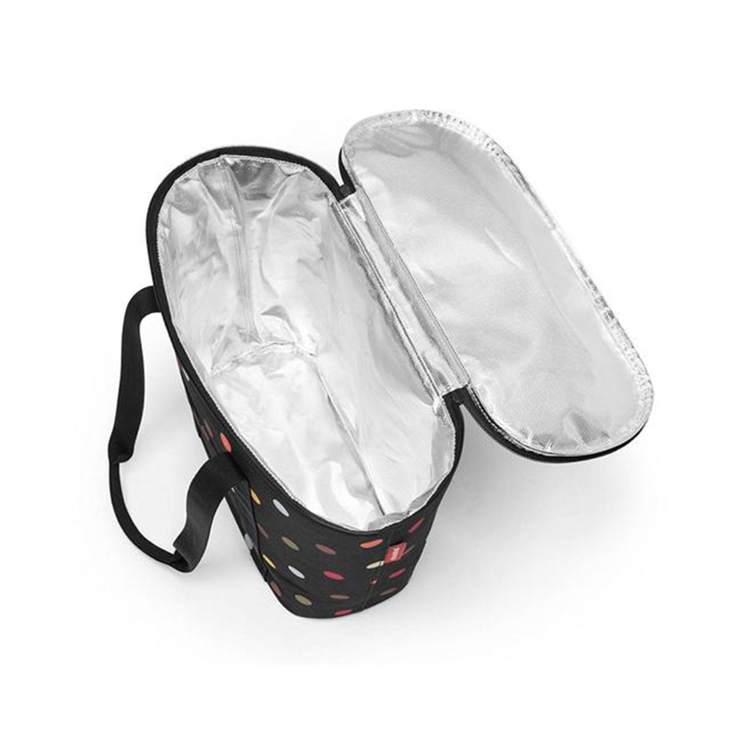 Der schicke schwarze Thermoshopper von Reisenthel mit bunten Punkten besticht durch sein silbernes Innenfutter. Er ist für frische Lebensmittel konzipiert, verfügt über einen praktischen Seitengriff und sticht so vor dem schlichten Weiß hervor.