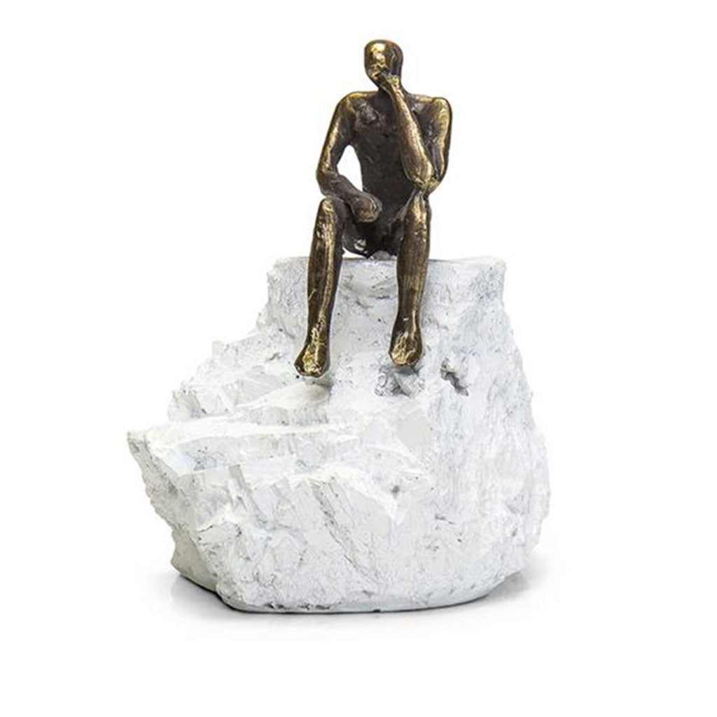 Skulptur Der Denker von Gerard – bronzierter Metallguss auf hellem Sockel
