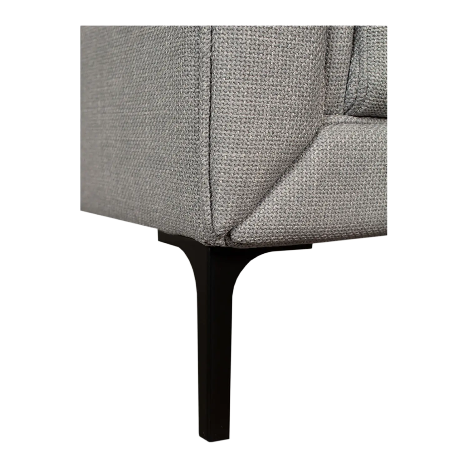 Nahaufnahme der grauen Stoffecke des Lounge-Sofas Troia mit schwarzem Metallbein.