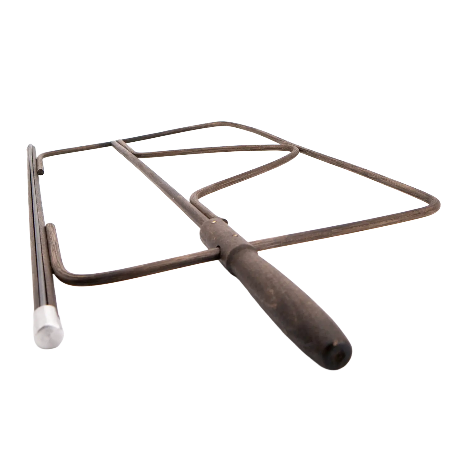 Zeitungshalter Weideholz mit einem Holzgriff auf weißem Hintergrund.