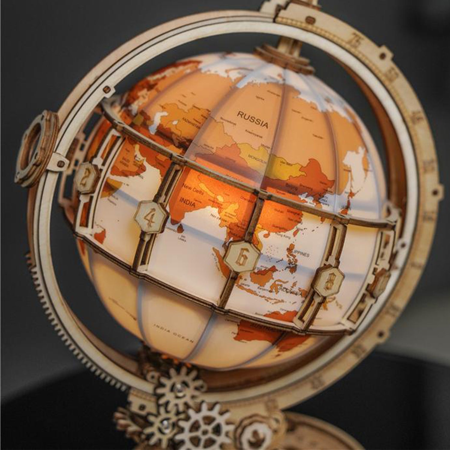 Globus Puzzle aus Holz