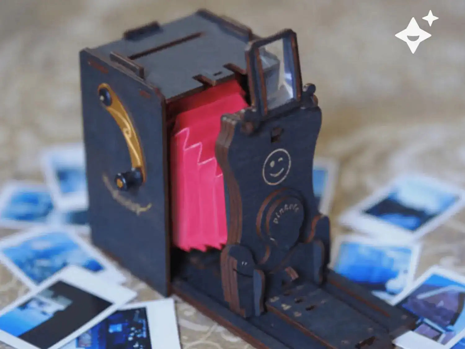 3D-Holzpuzzle Sofortbildkamera Bausatz inkl.. Fujifilm Instax und Fotos.