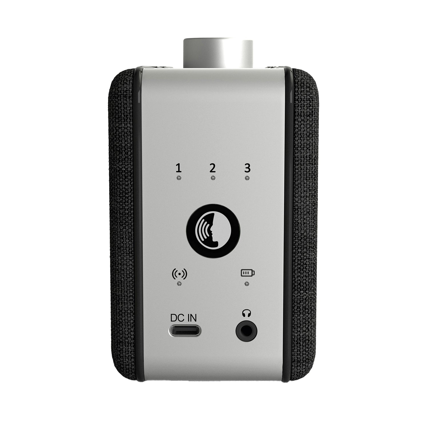 Nahaufnahme des tragbaren TV-Sprachverstärkers Oskar, einem silber-schwarzen Gerät mit den taktilen Tasten 1, 2 und 3. Anschlusssymbole runden das Design ab, darunter „DC IN“ und eine Audiobuchse für hervorragende Klangqualität. Ideal für verbesserte Dialoge im Fernsehen in kompakter Form.