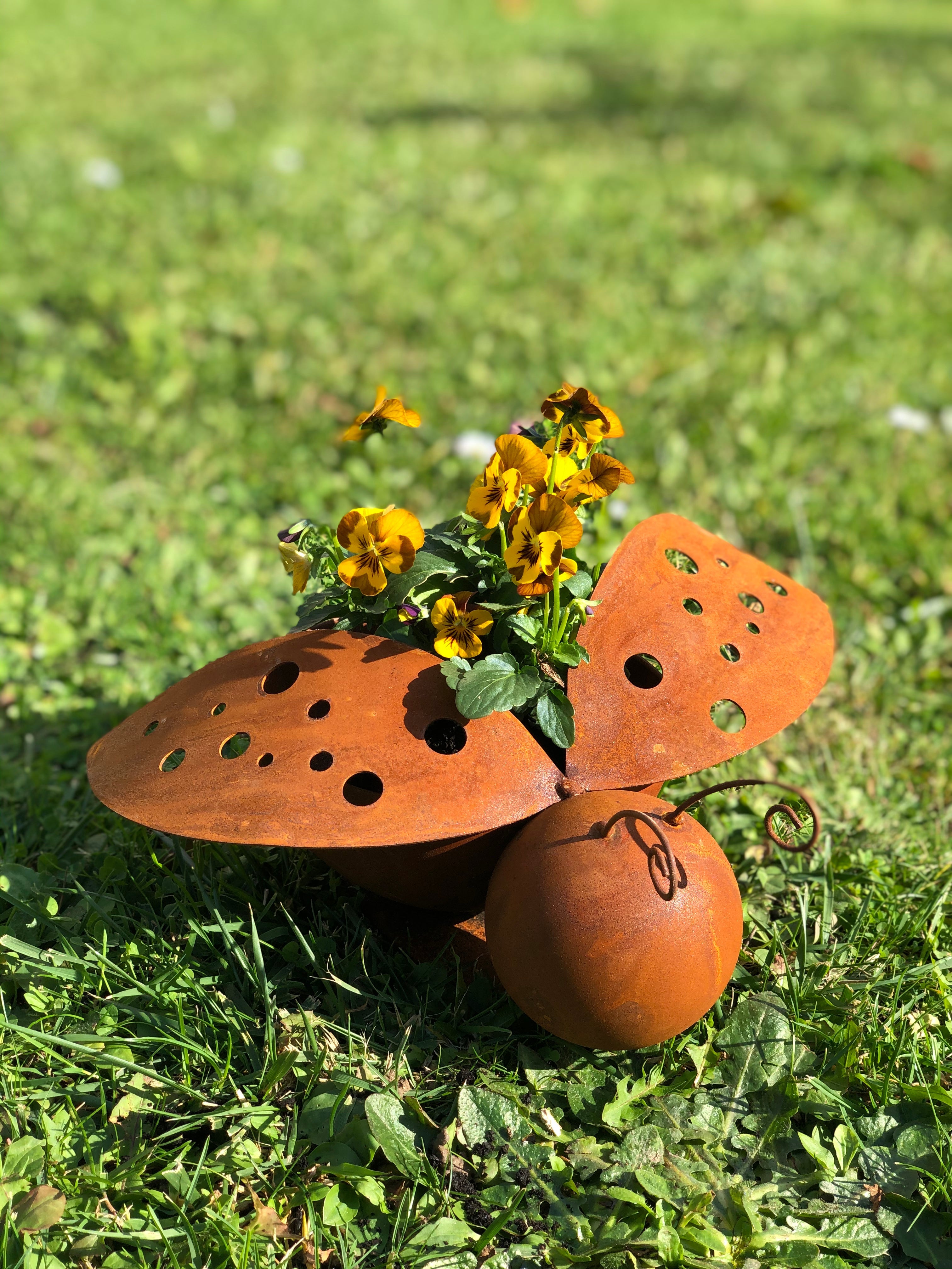 Leonos Edelrost Marienkäfer 2er-Set - Rostiger Marienkäfer Gartendekor aus Metall.
