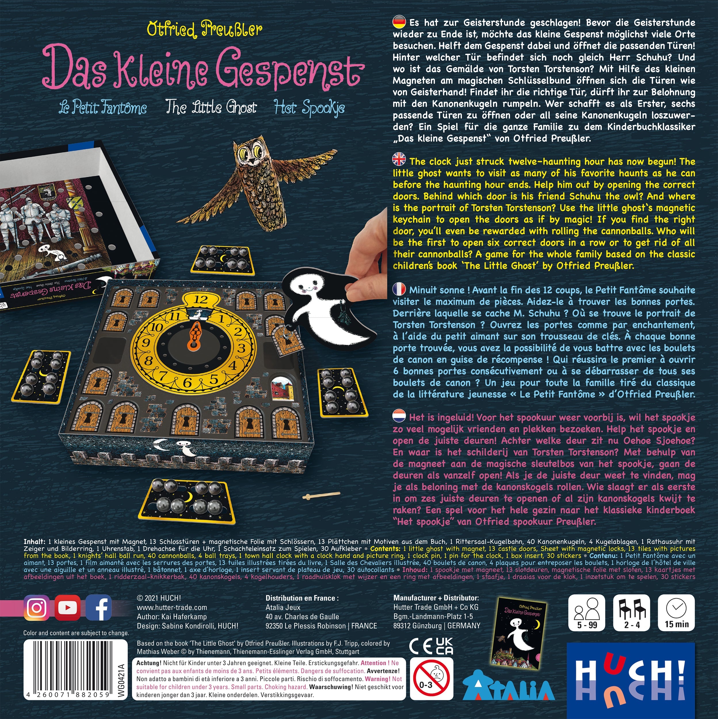 „Das kleine Gespenst“ wird in einer Schachtel mit Geister-, Eulen- und Uhren-Illustrationen geliefert. Dieses Kinderspiel bietet mehrsprachige Regeln und spielerische Memory-Elemente für junge Spieler.