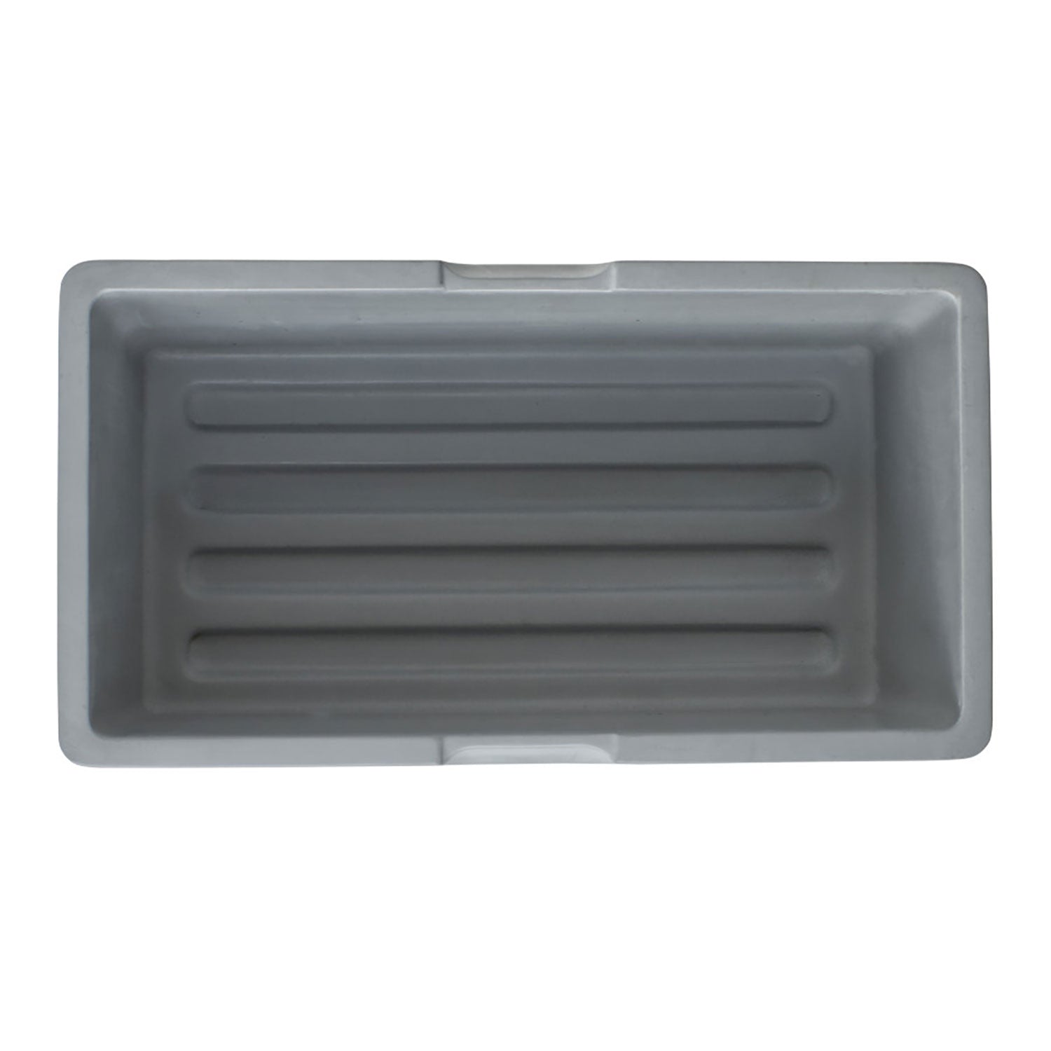 Eine Draufsicht auf den „Brotkasten mit Eichenholzdeckel“ zeigt einen rechteckigen grauen Kunststoffbehälter mit gerippten Seiten und glatter Innenseite, ähnlich der glatten Oberfläche von Beton, mit geformten Griffen an den kürzeren Seiten und einer glatten Bodenfläche.