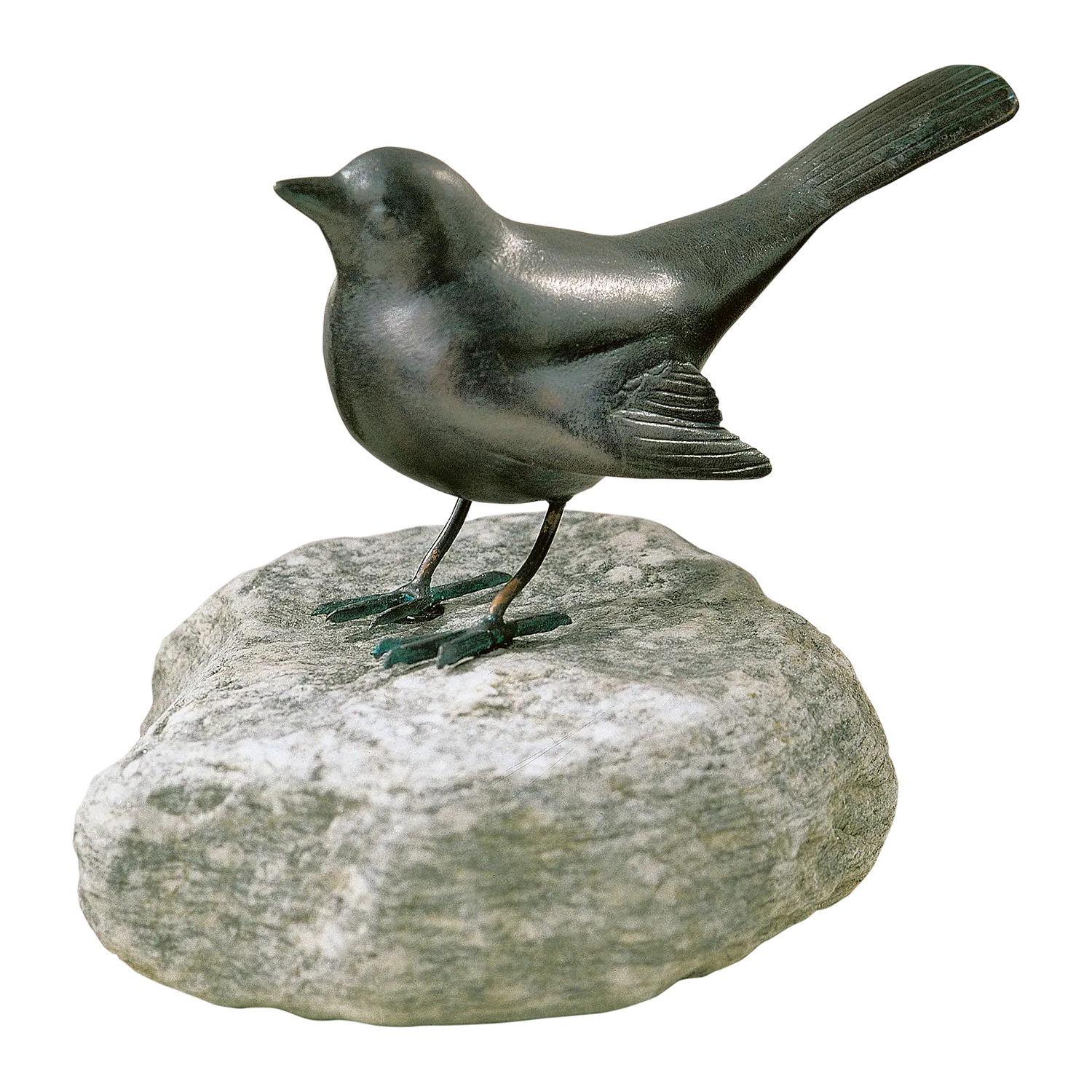 Naturskulptur Amsel Kupfer auf Stein steht auf einem grauen Steinsockel.