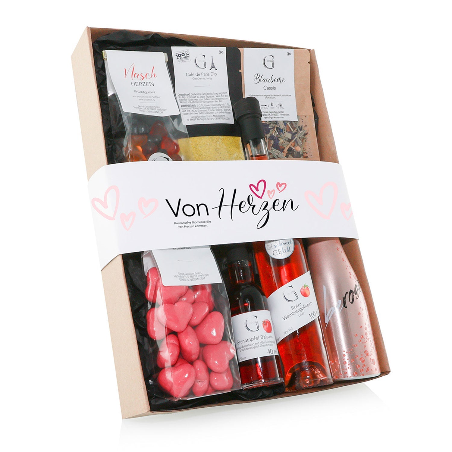 Das Von Herzen – Geschenkset ist die ideale Geschenkidee mit herzhaften Schätzen wie einer rosa Getränkeflasche, herzförmigen Bonbons und leckeren Snacks. Edel verpackt in einer weißen Banderole mit rosa Herzen und der Aufschrift „Von Herzen“ sorgt es für pure Genussmomente.
