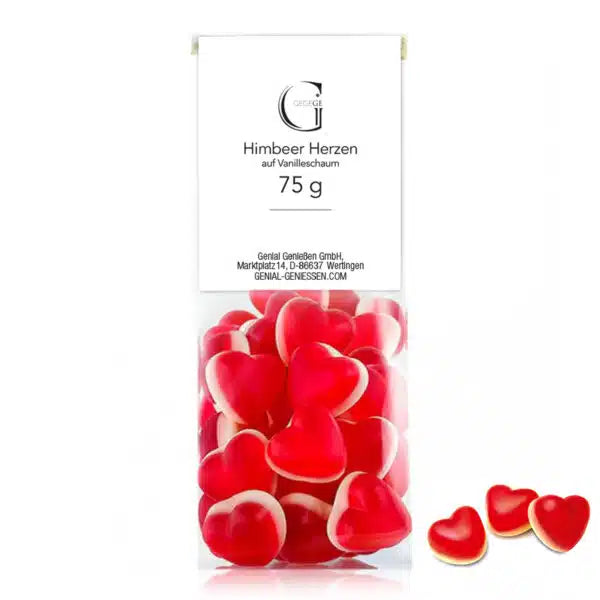 Eine durchsichtige Tüte mit roten, herzförmigen Gummibärchen mit weißem Boden, beschriftet mit 75 g.