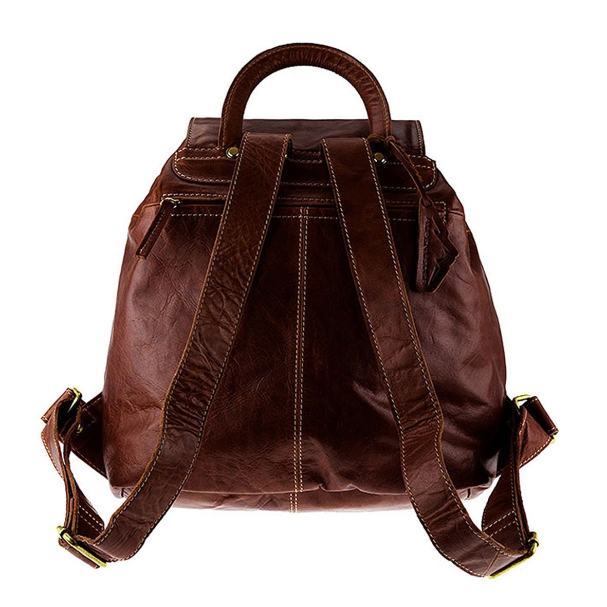 Der Leder-Rucksack JACOB'S WAY in Brandy ist ein stylischer Tagesrucksack aus braunem Leder mit goldfarbenen Beschlägen, zwei verstellbaren Riemen, einem Tragegriff oben und sichtbaren Nähten für einen klassischen Vintage-Look.