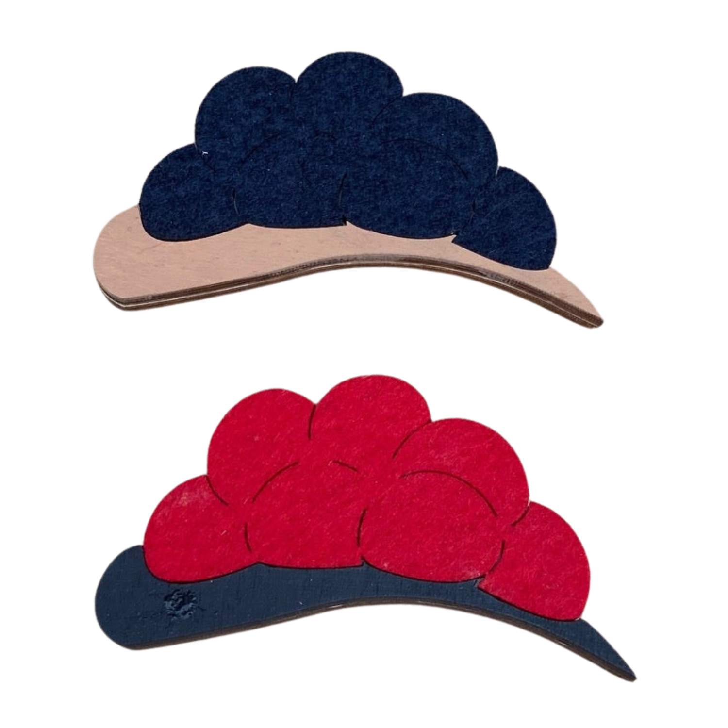 Schwarzwaldmagnete 2er Set "Emelie": zwei sushi-förmige Magnete, blau rot.