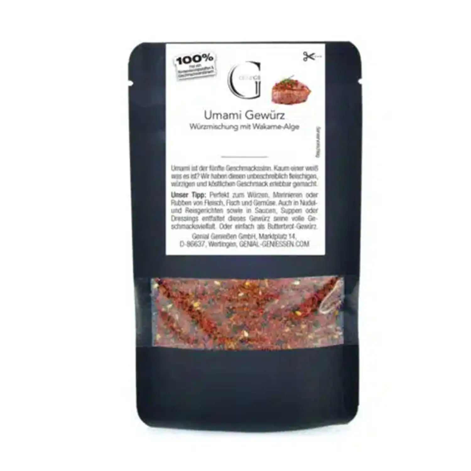 Ein schwarzes Päckchen mit der Aufschrift Umami Gewürz, in dem eine Gewürzmischung sichtbar ist.