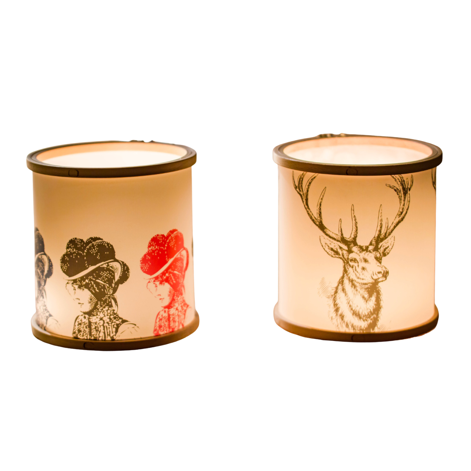 Zwei Windlichter "Stitch Light": Vintage-Porträts detailreicher Hirsch.
